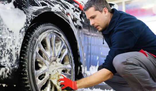 ¿Cómo limpiar a fondo tu coche?