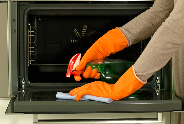 Consejos para una limpieza profunda de la puerta del horno
