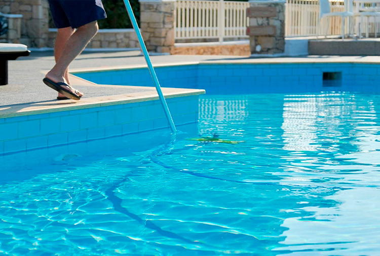Mantén tu piscina impecable con estos trucos infalibles